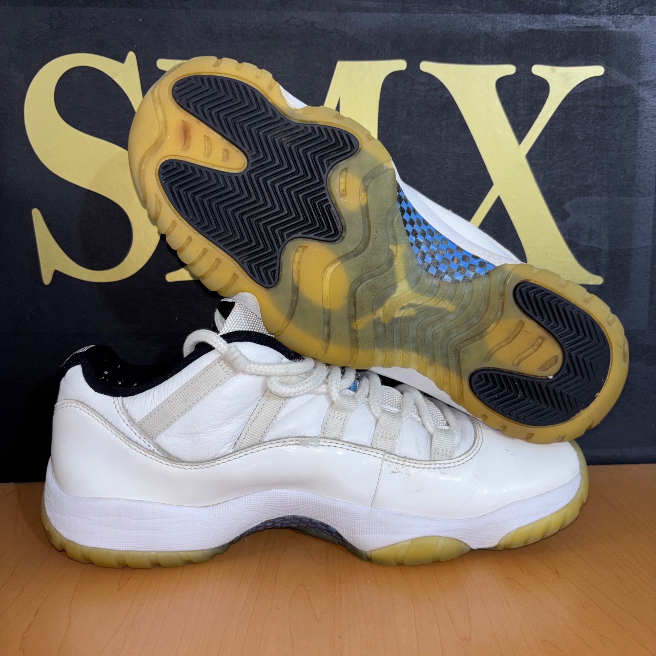 Air Jordan 11 Low · Foto 2