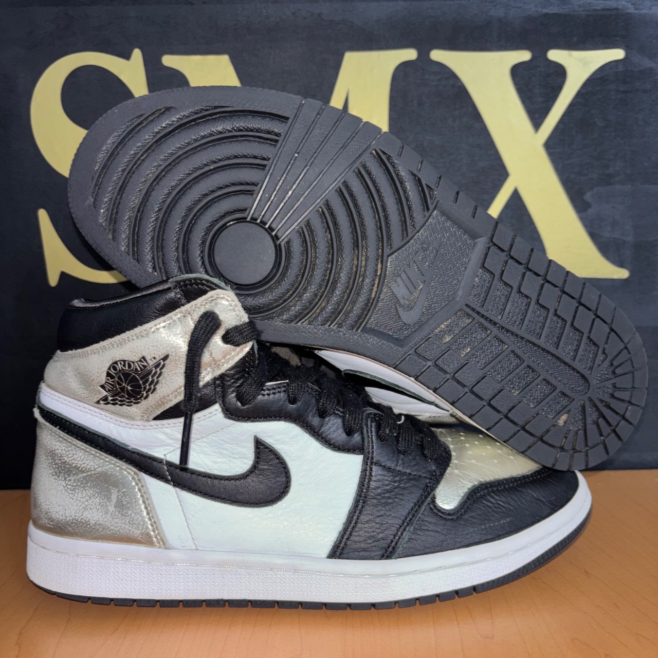 Air Jordan 1 Retro High OG Black/Metallic Silver/White/Black