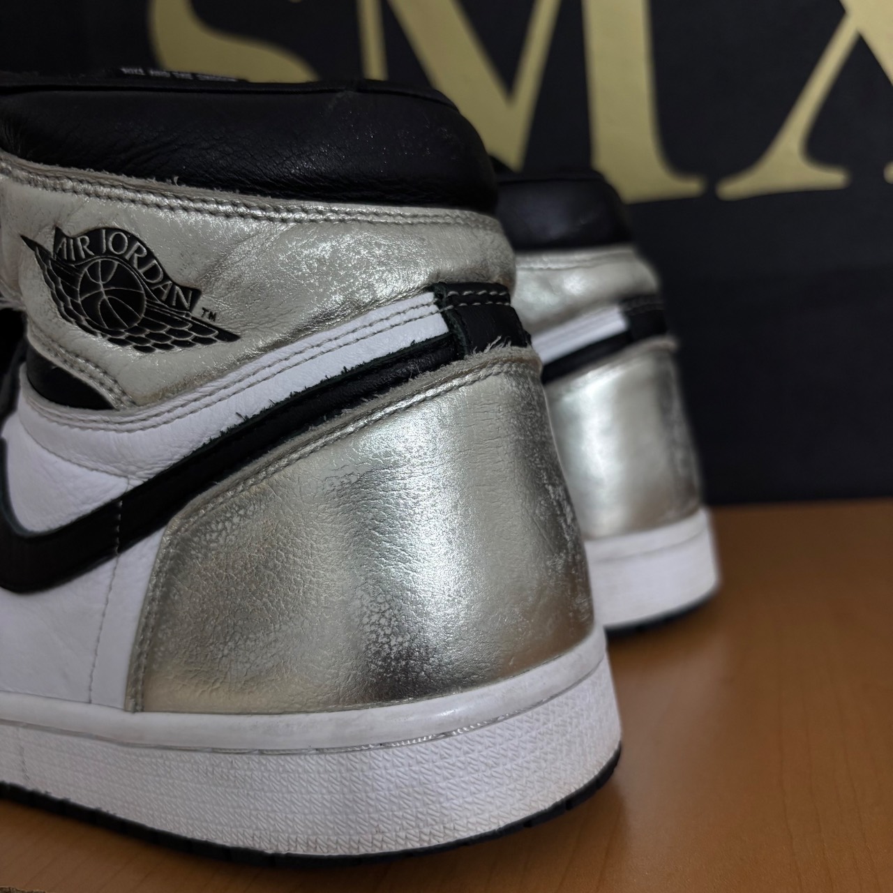 Air Jordan 1 Retro High OG Black/Metallic Silver/White/Black · Foto 5