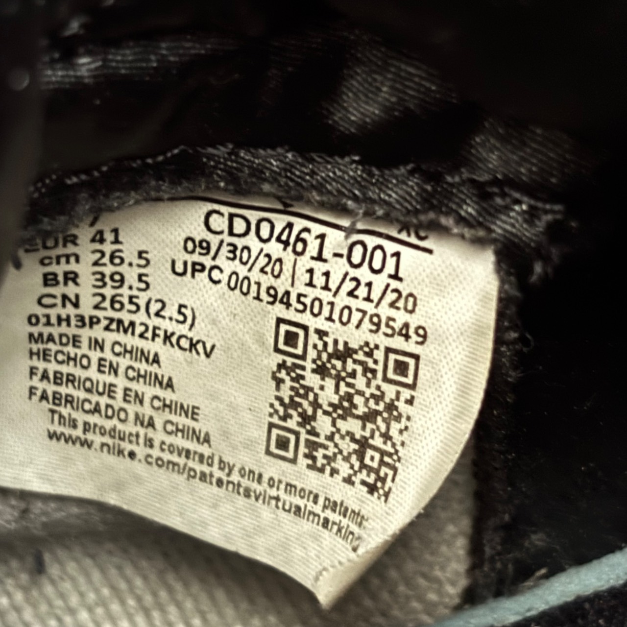 Air Jordan 1 Retro High OG Black/Metallic Silver/White/Black · Foto 6