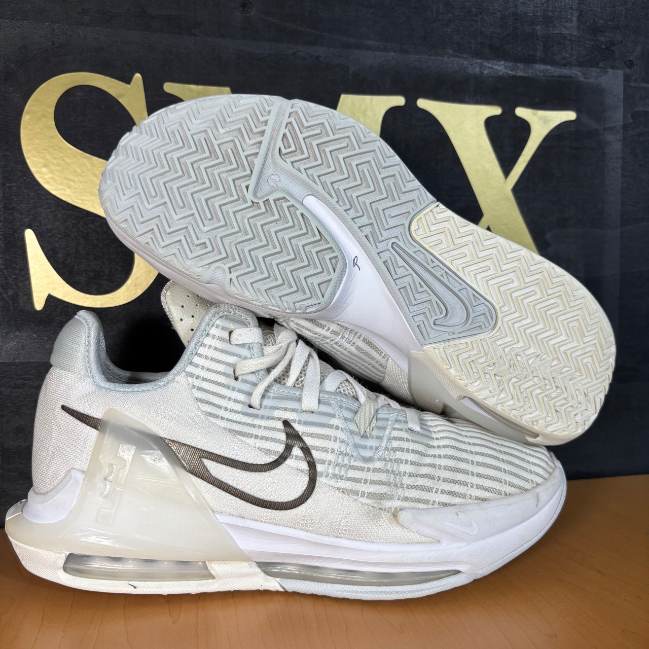 Nike Air Max Impact 3 Blanco con detalles grises
