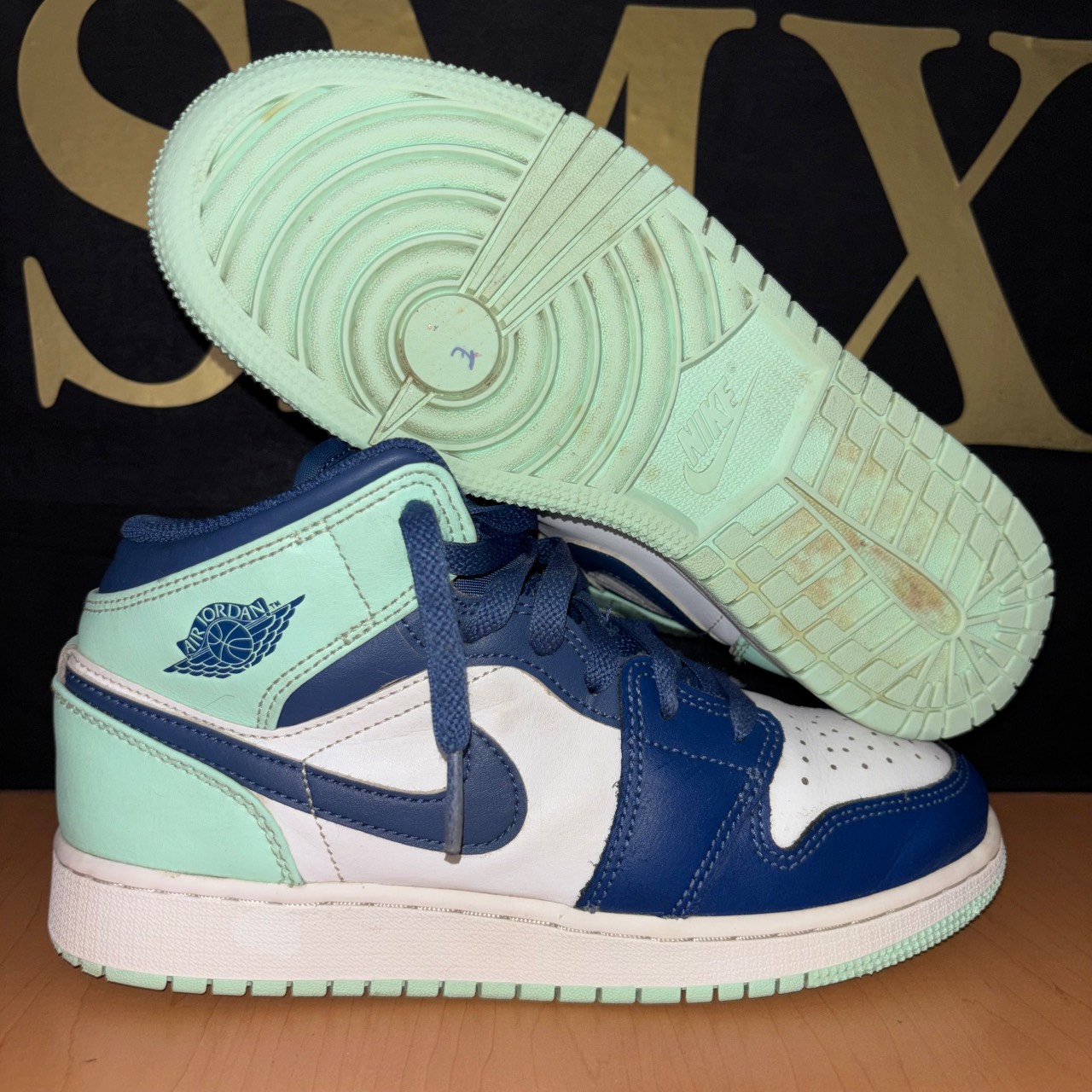 Air Jordan 1 Mid · Foto 1