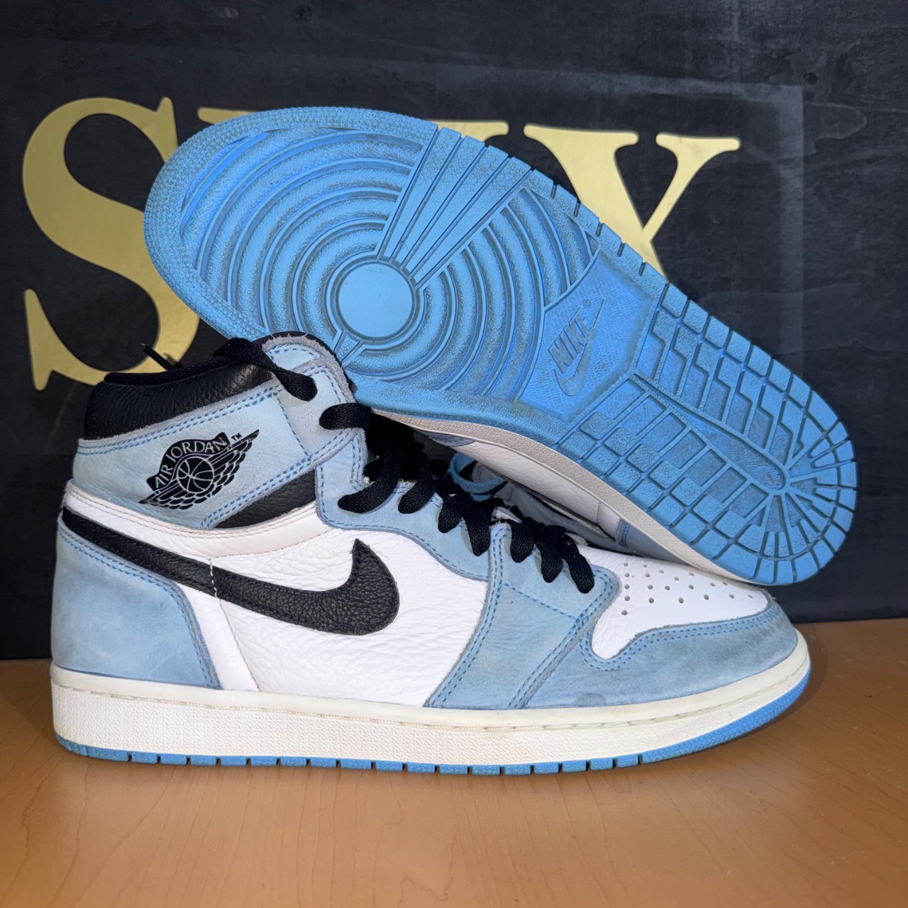 Air Jordan 1 Retro High University Blue · Foto 1