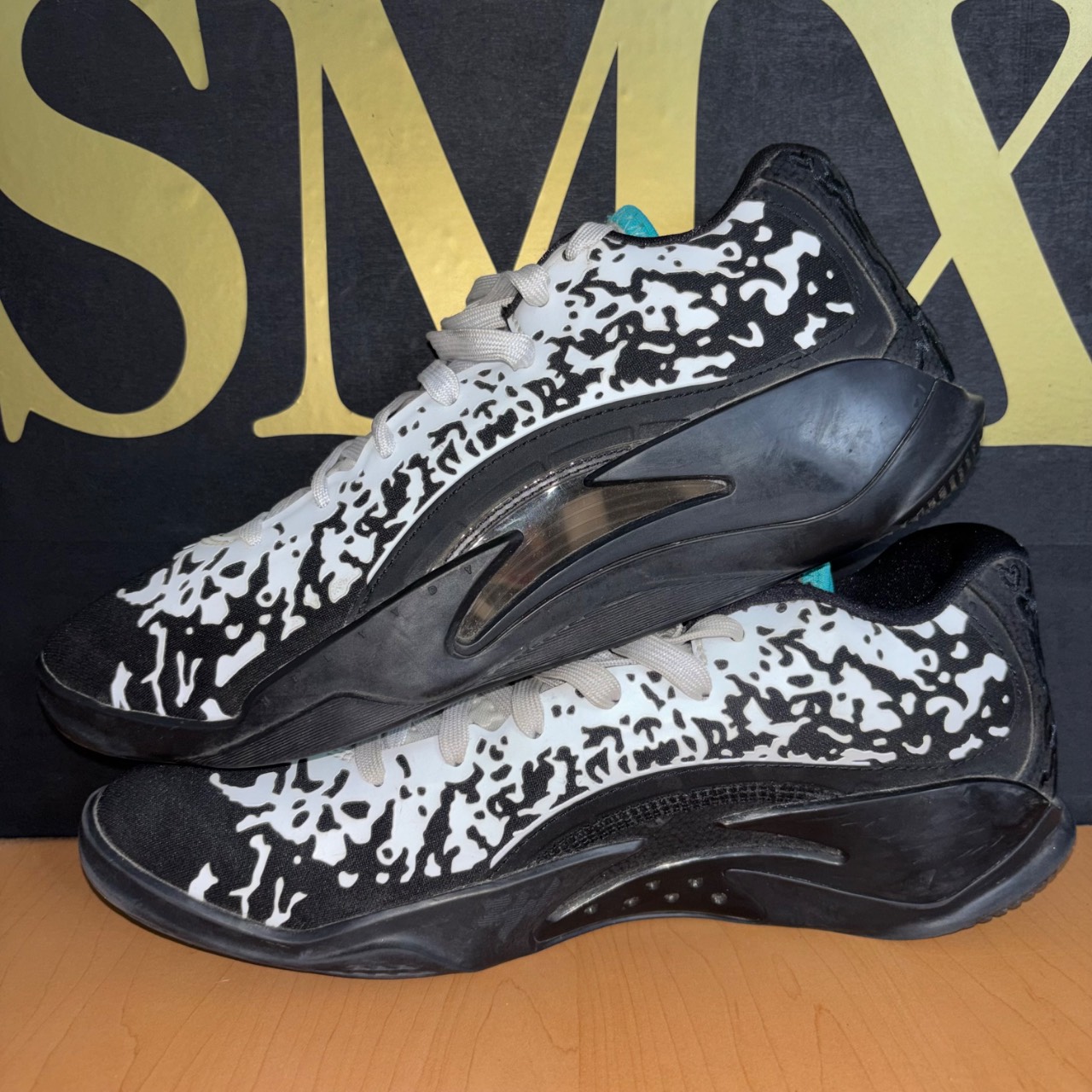 Air Jordan 35 Low SE Blanco, negro y turquesa · Foto 3