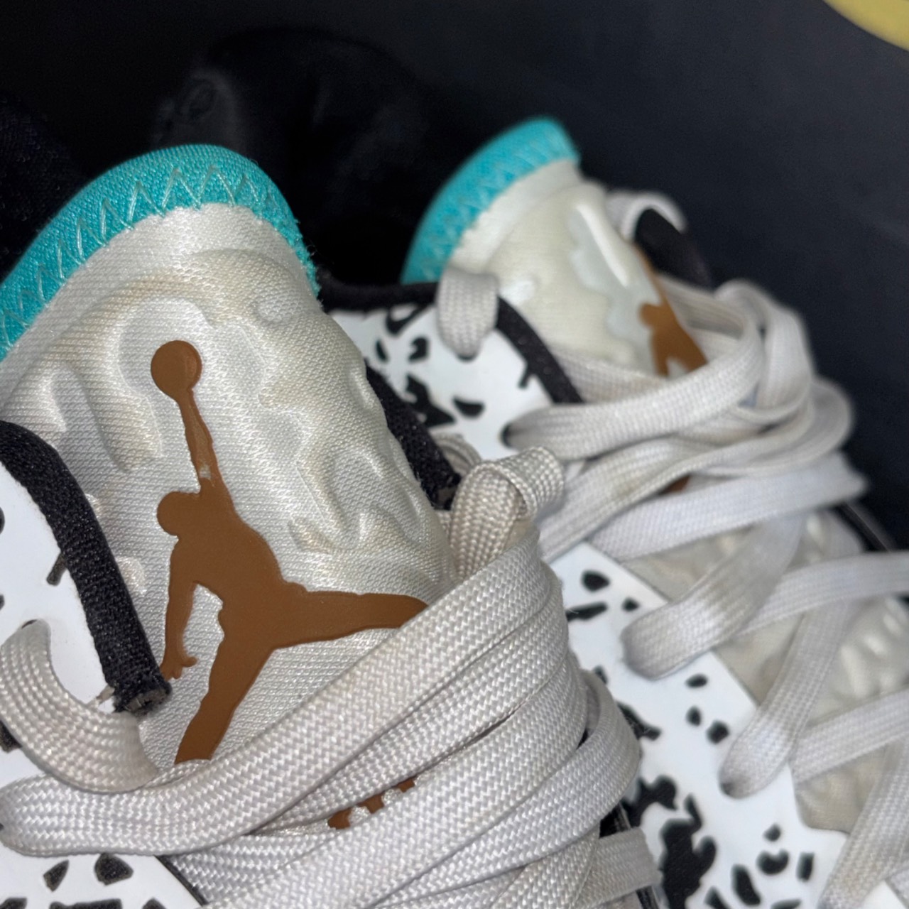 Air Jordan 35 Low SE Blanco, negro y turquesa · Foto 4