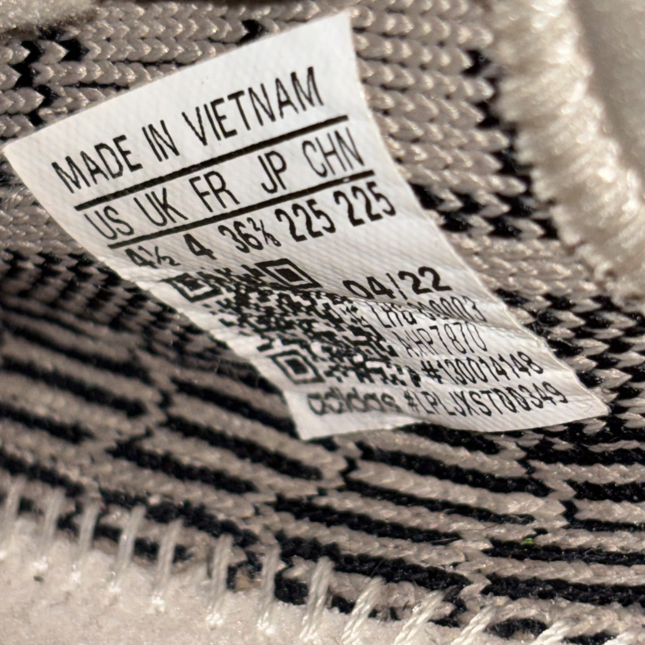 A al adidas Yeezy Boost 350 V2 · Foto 6