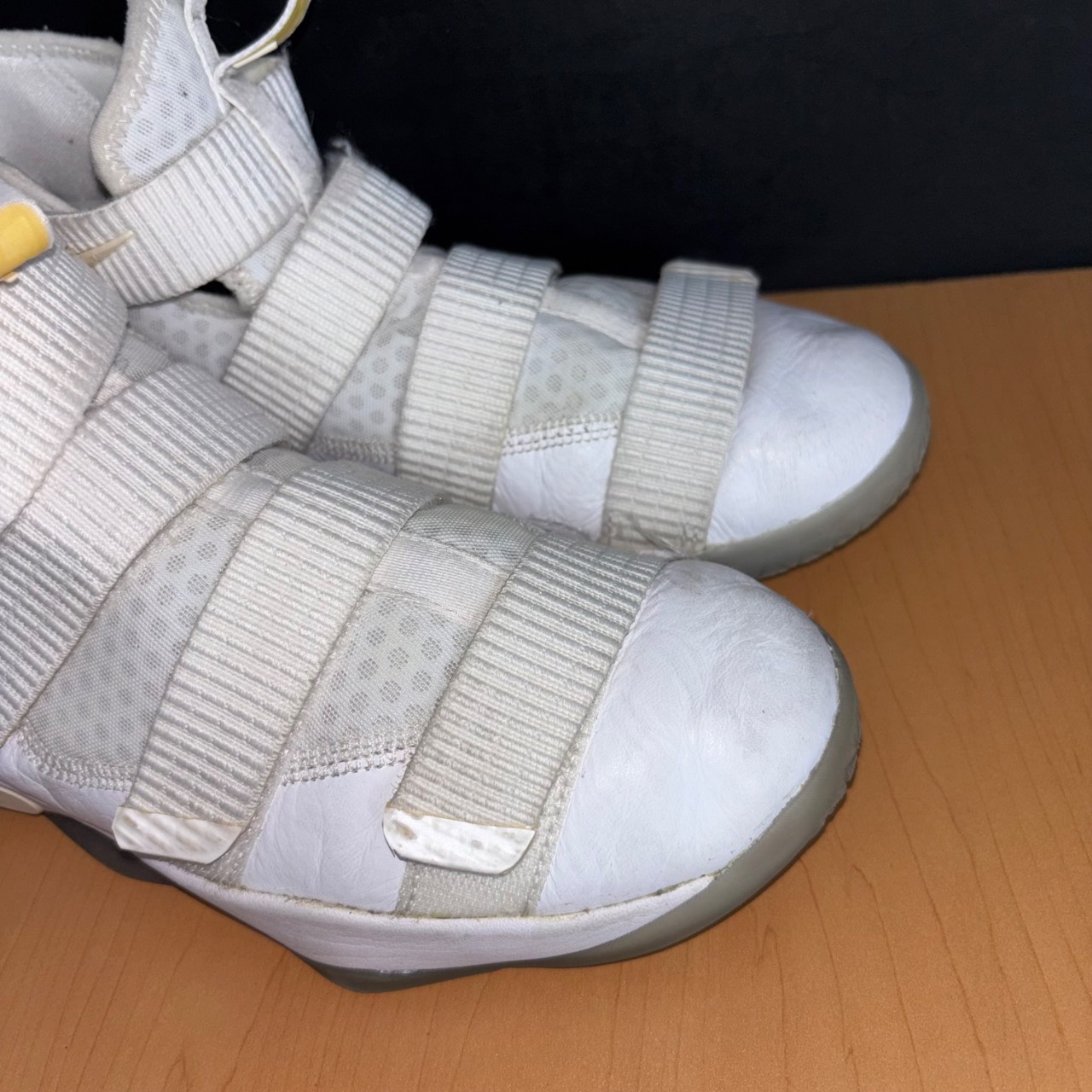 Nike LeBron Soldier 10 Blanco / Beige · Foto 3