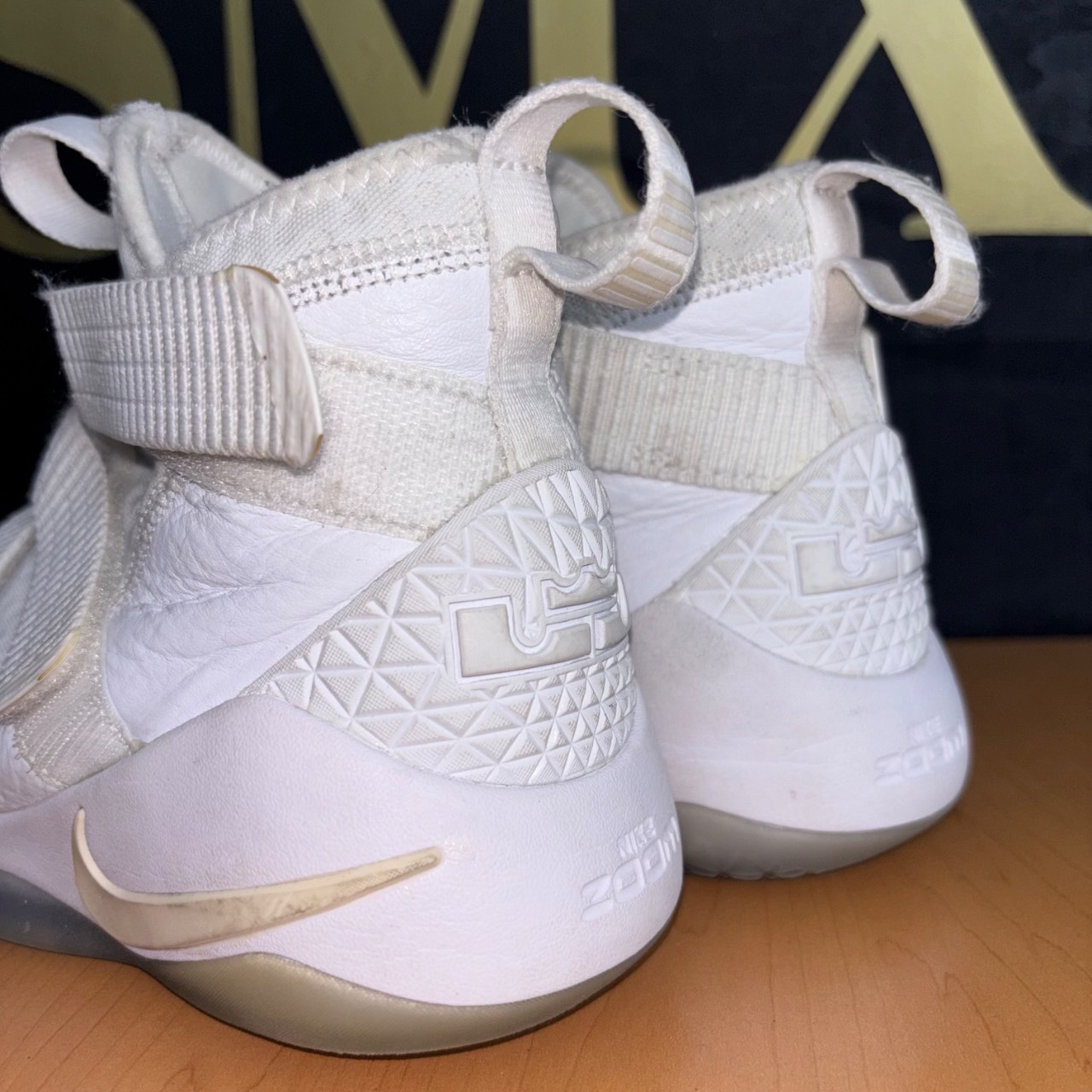 Nike LeBron Soldier 10 Blanco / Beige · Foto 5