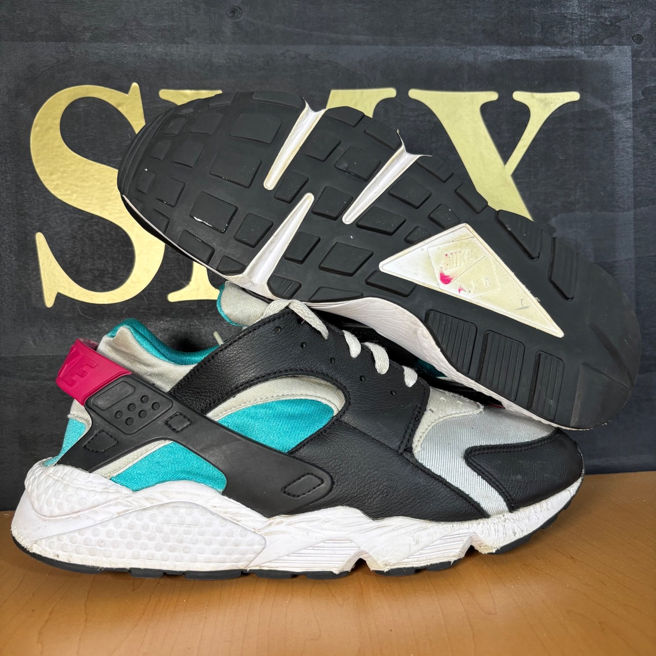 Nike Air Huarache Black/New Emerald/Pure Platinum/Lethal Pink