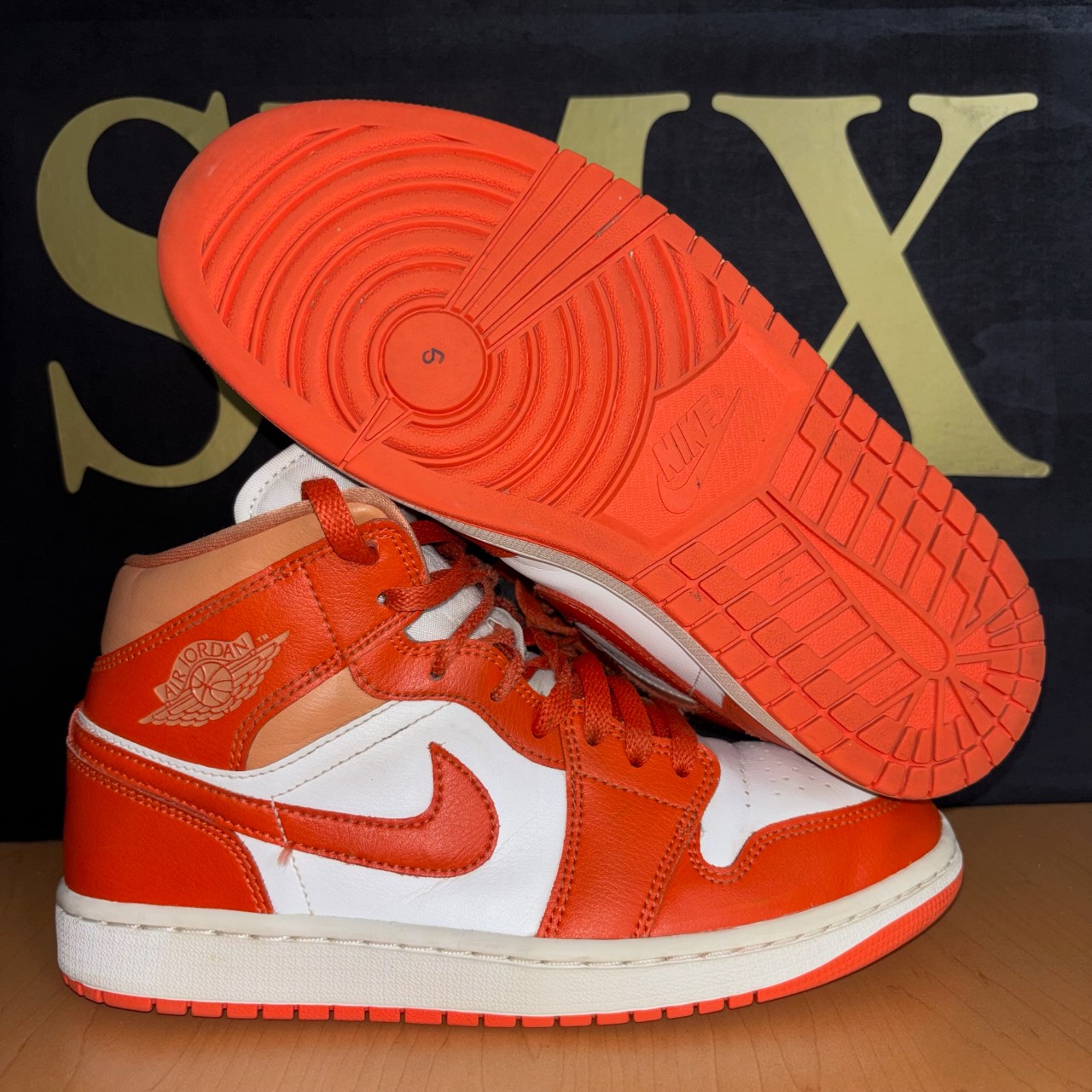 Air Jordan 1 Mid · Foto 1