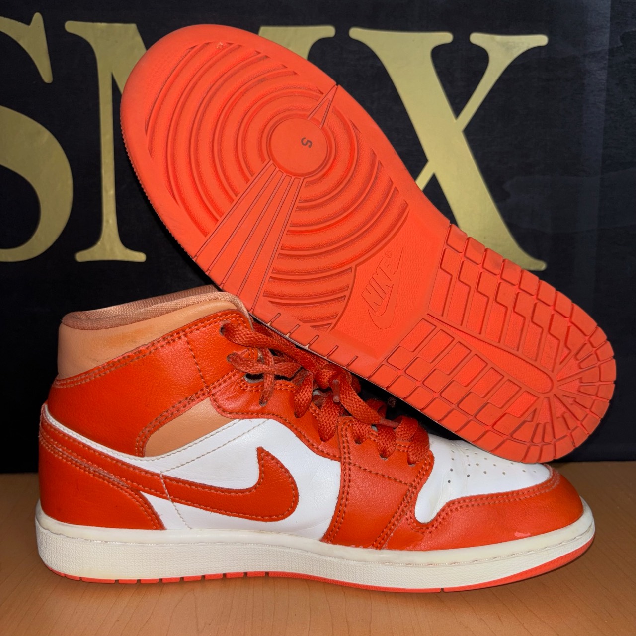 Air Jordan 1 Mid · Foto 2