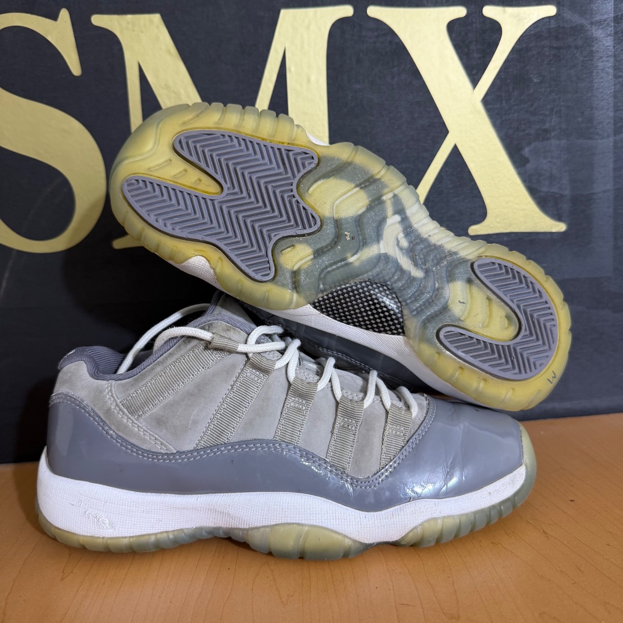 Air Jordan 11 Retro Low IE GS 'Cool Grey' · Foto 2