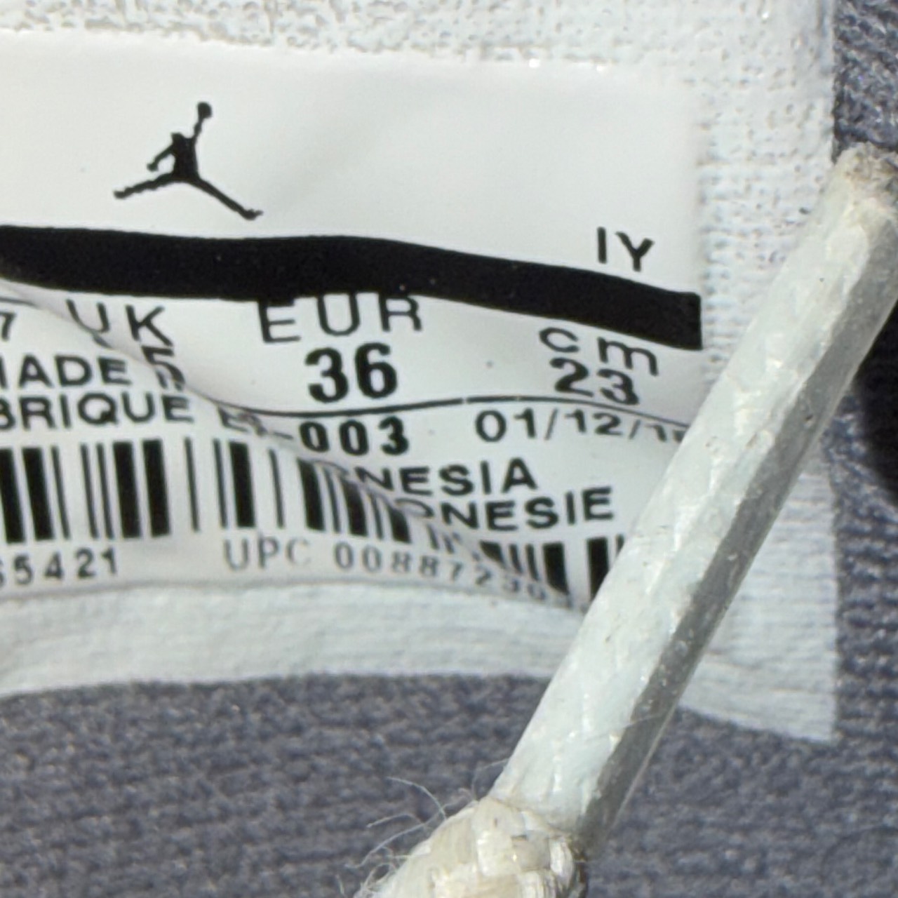 Air Jordan 11 Retro Low IE GS 'Cool Grey' · Foto 5