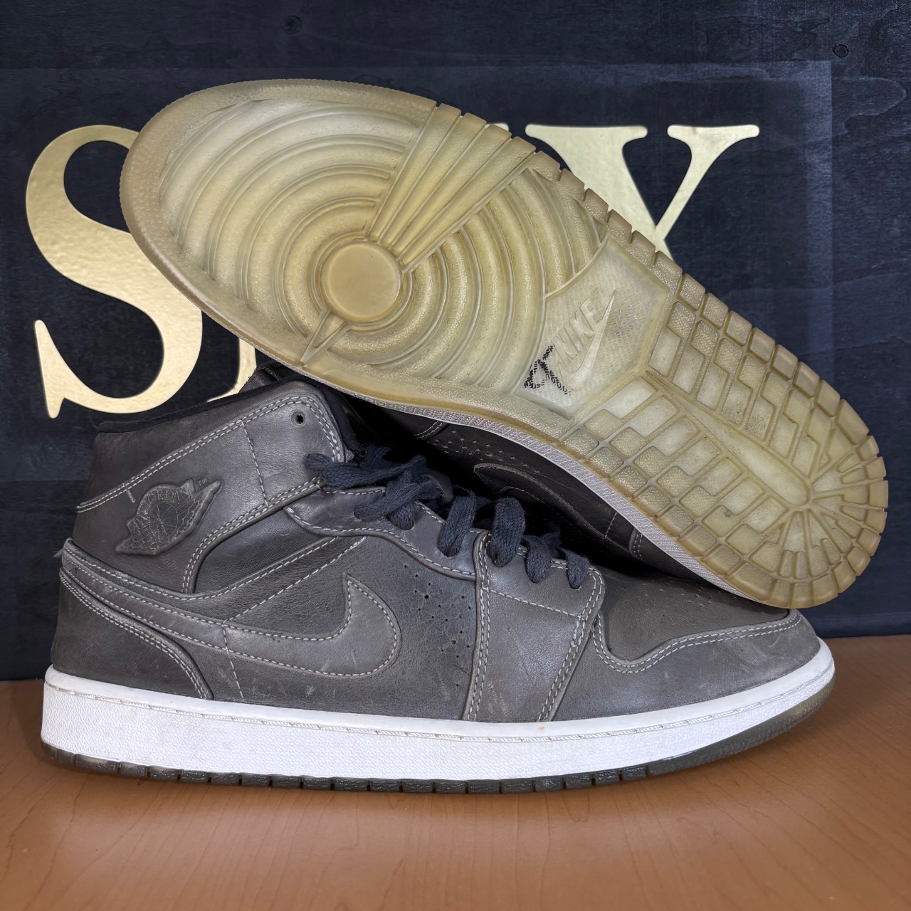 Air Jordan 1 Mid Gris oscuro