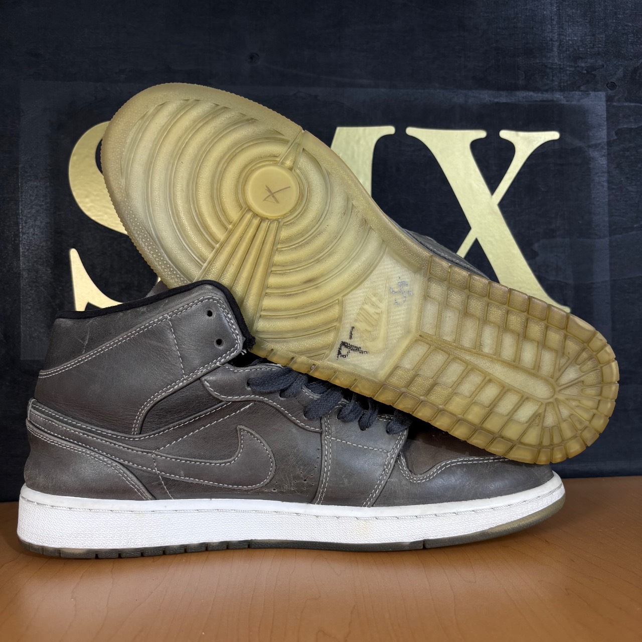 Air Jordan 1 Mid Gris oscuro · Foto 2