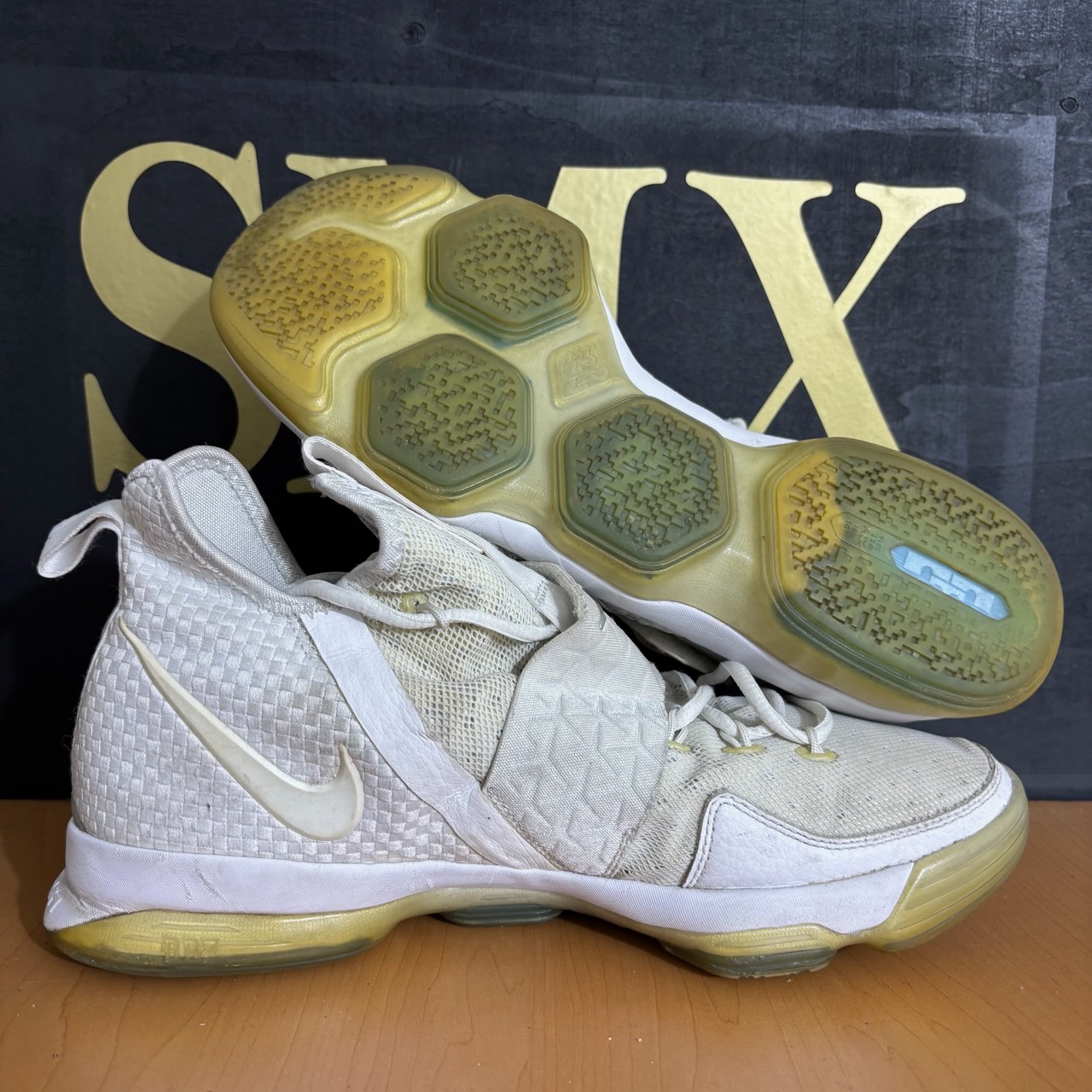 Nike LeBron 14 · Foto 2