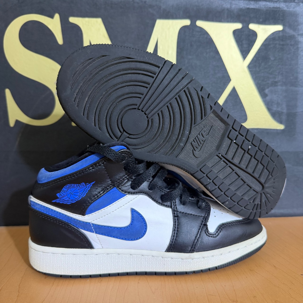 Air Jordan 1 Mid GS · Foto 1