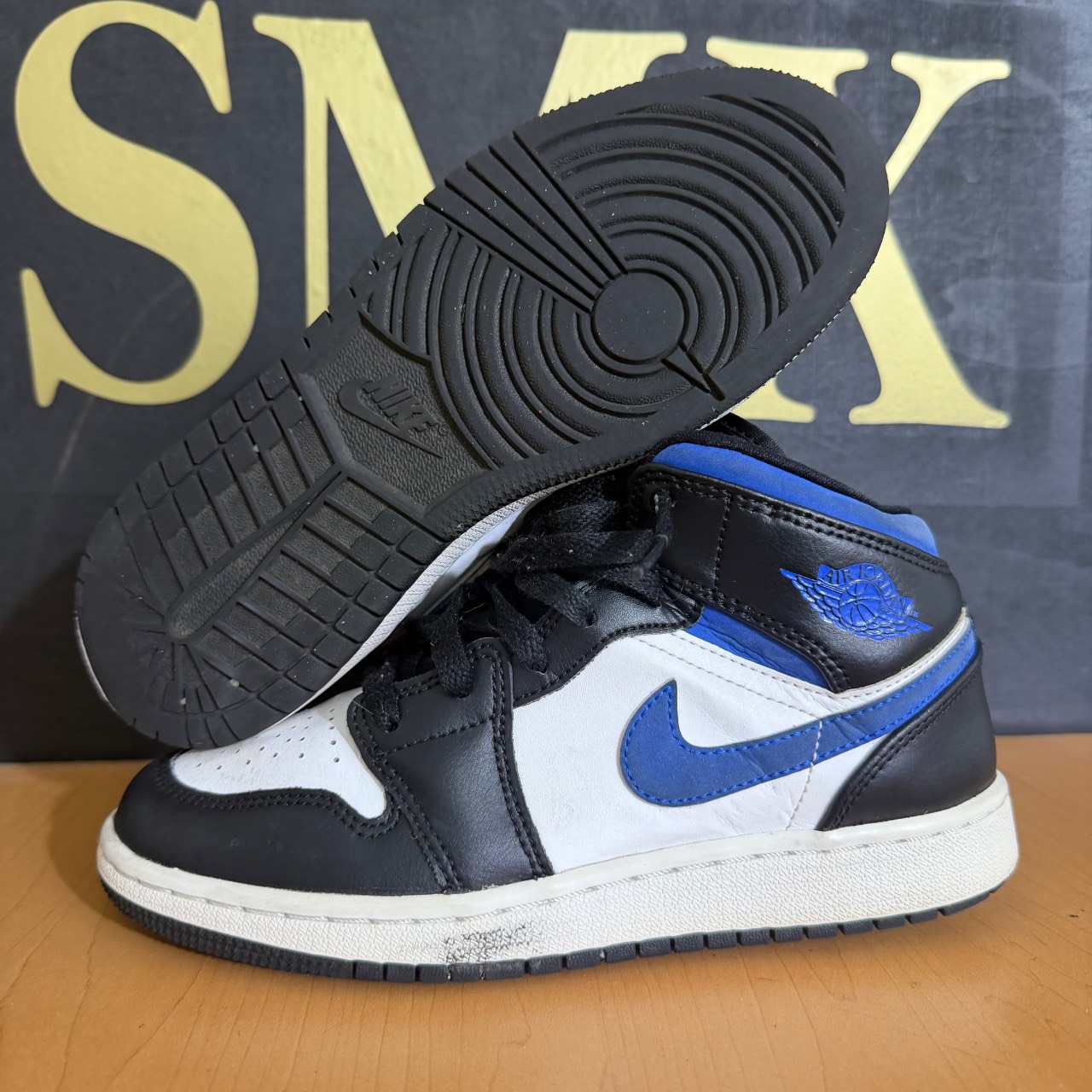 Air Jordan 1 Mid GS · Foto 2