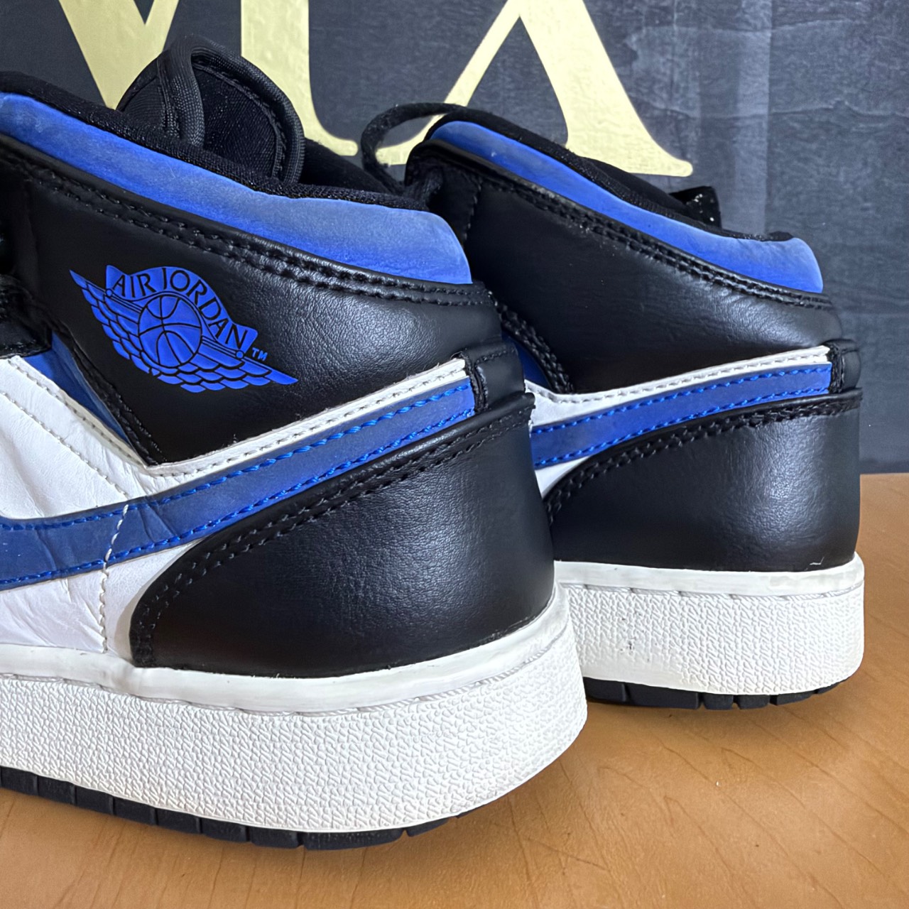 Air Jordan 1 Mid GS · Foto 3