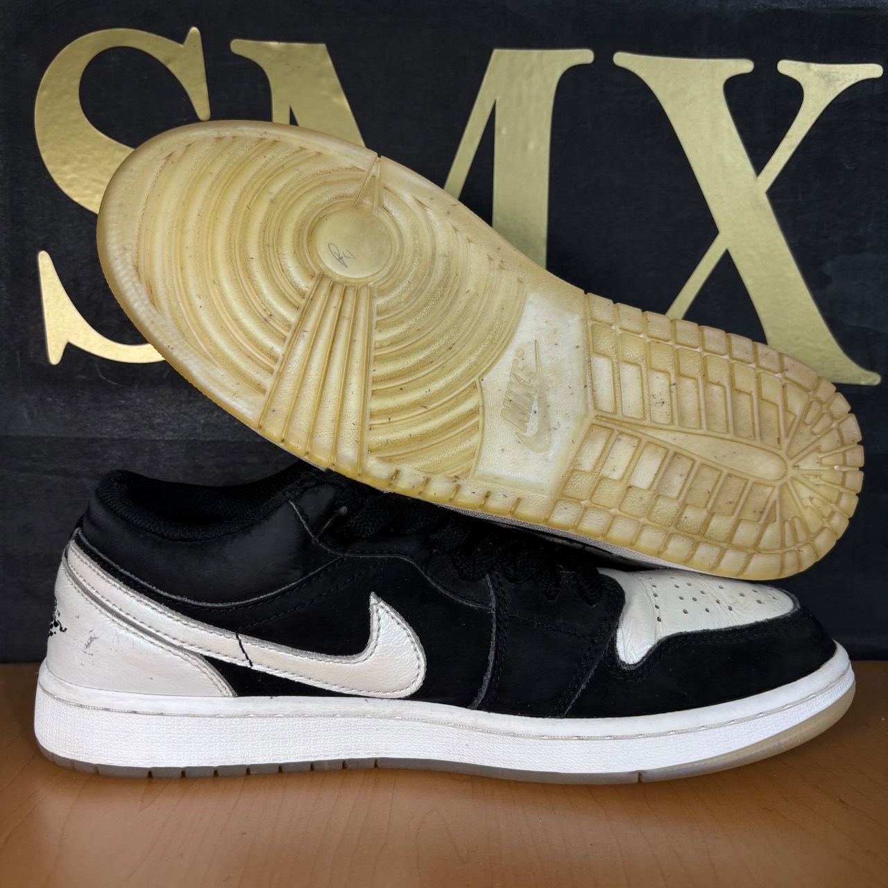 Air Jordan 1 Low OG Black White · Foto 2