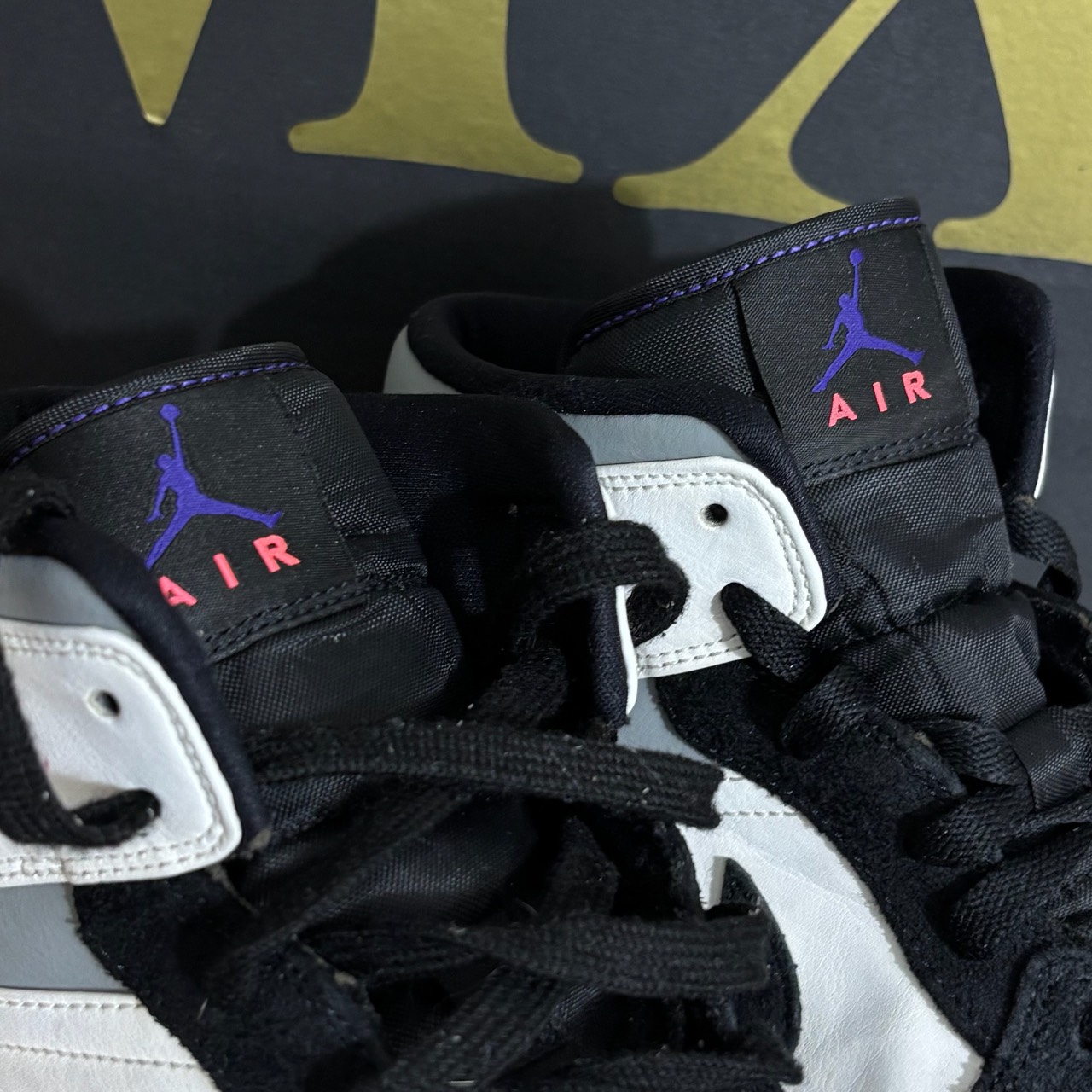 Air Jordan 1 Mid · Foto 3