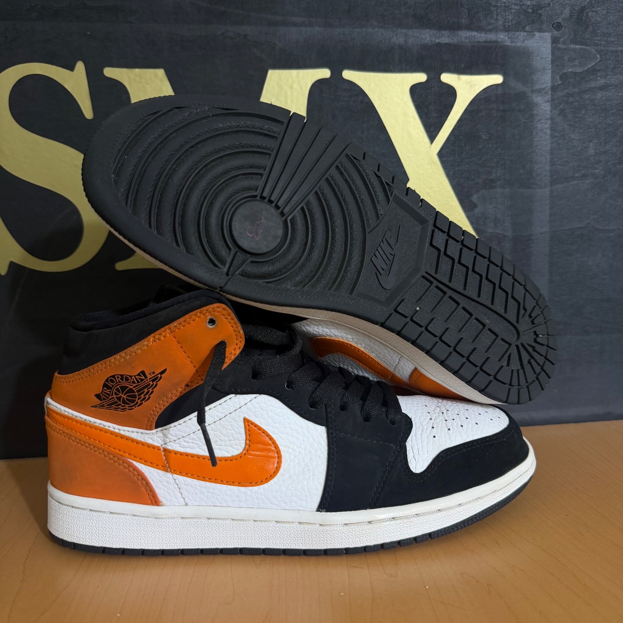 Air Jordan 1 Mid · Foto 1