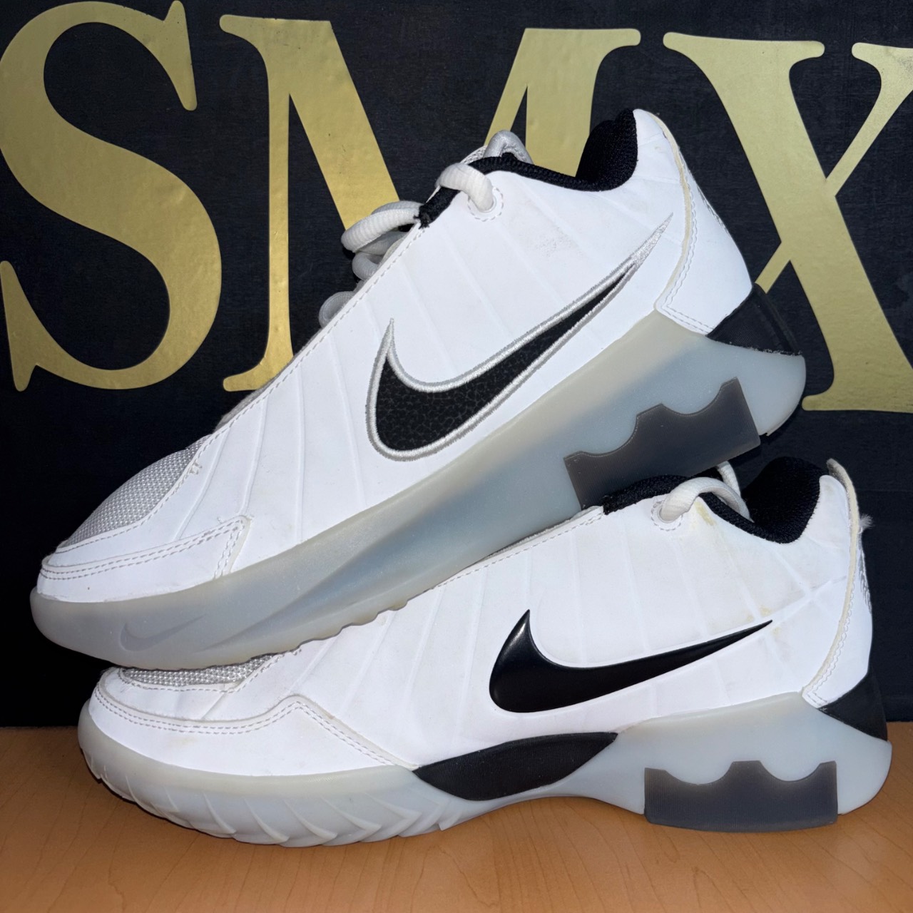 Nike LeBron Blanco y negro · Foto 3