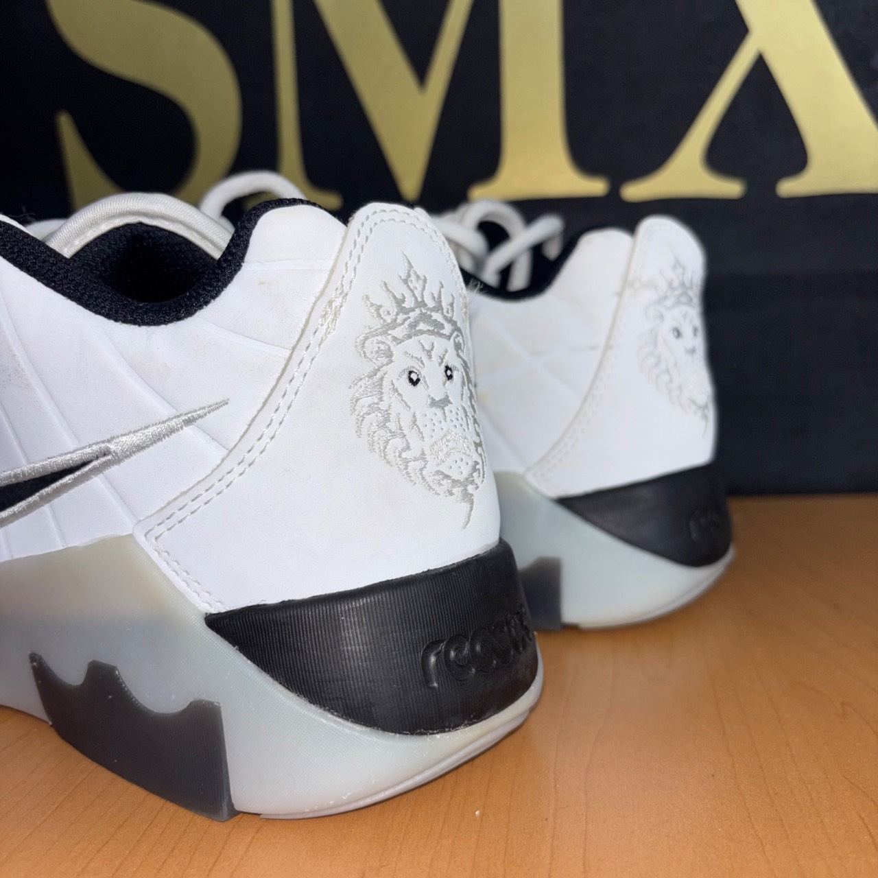 Nike LeBron Blanco y negro · Foto 5