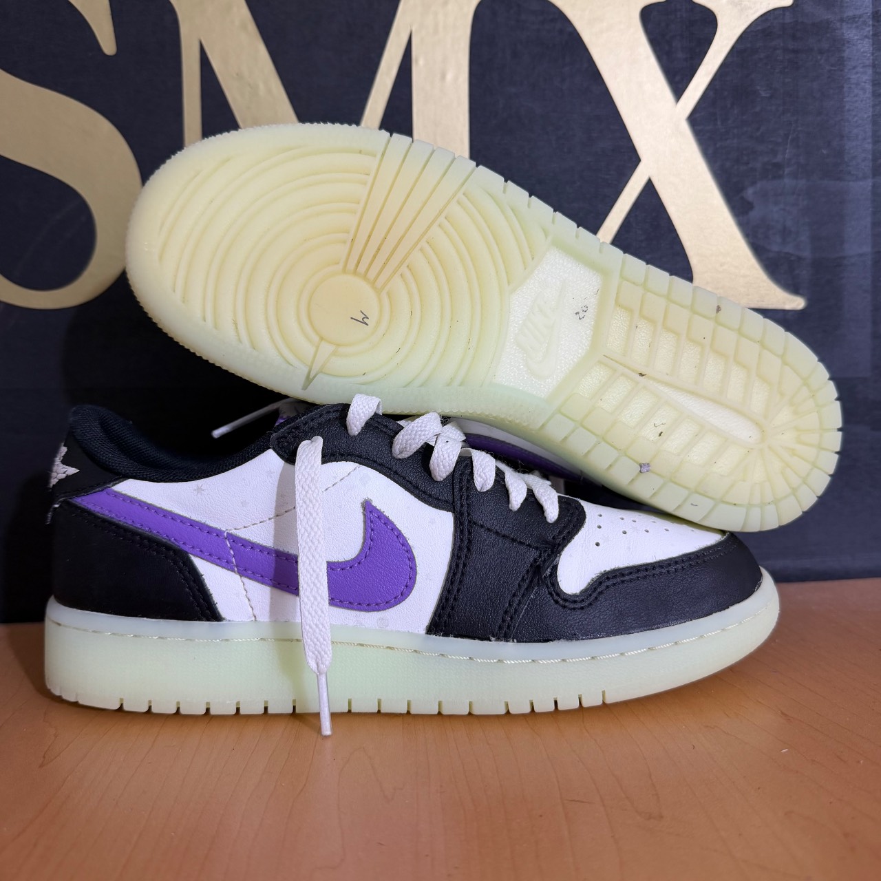 Air Jordan 1 Low OG Year of the Dragon (GS) · Foto 1