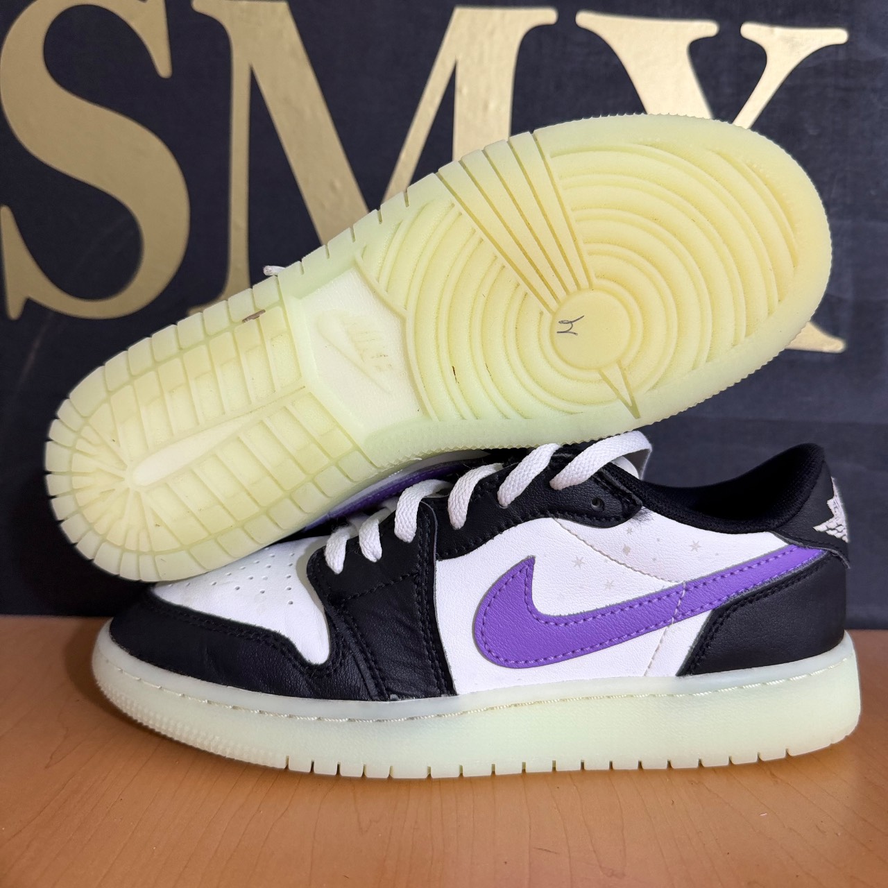 Air Jordan 1 Low OG Year of the Dragon (GS) · Foto 2