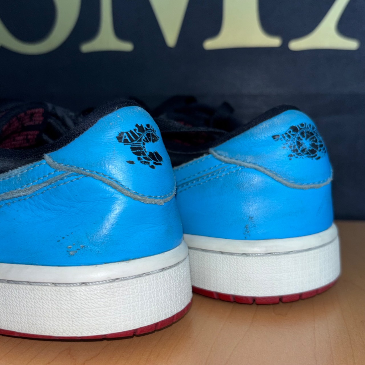 Air Jordan 1 Low OG Black/University Blue/Red · Foto 5