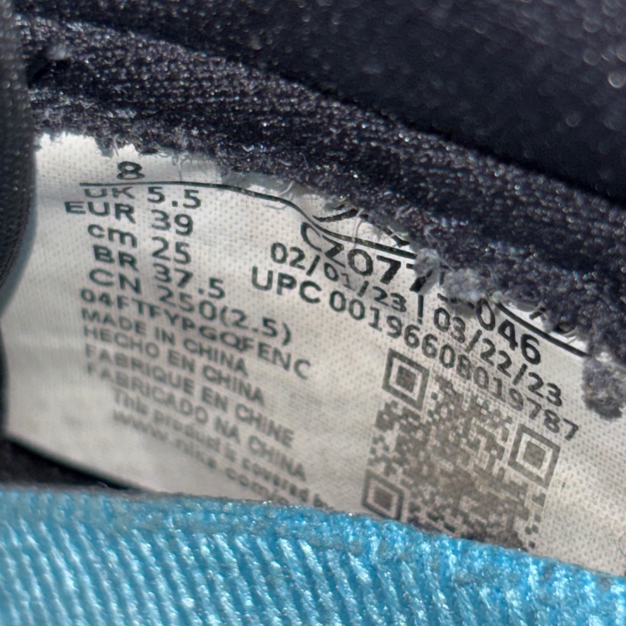 Air Jordan 1 Low OG Black/University Blue/Red · Foto 6