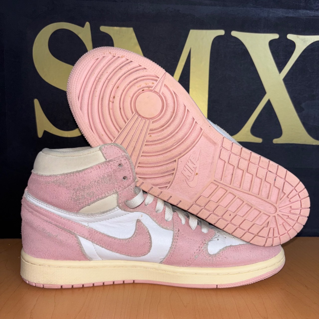 Air Jordan 1 Retro High OG Pink Suede / White · Foto 2