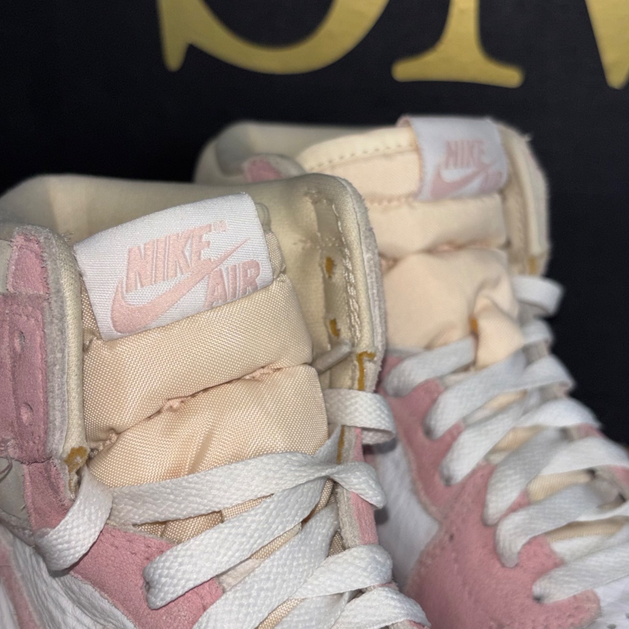 Air Jordan 1 Retro High OG Pink Suede / White · Foto 3
