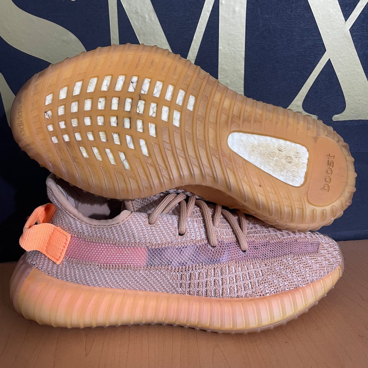 adidas Yeezy Boost 350 V2 Clay · Foto 1