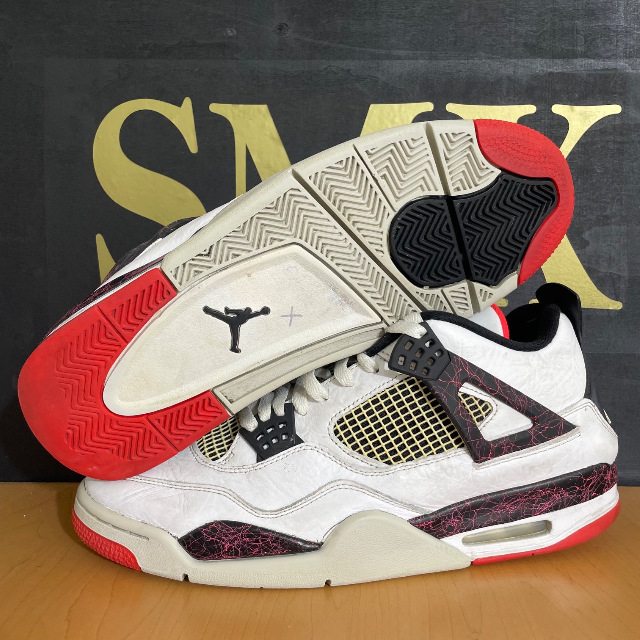 Air Jordan 4 Retro White/Black-Paint Splatter · Foto 2