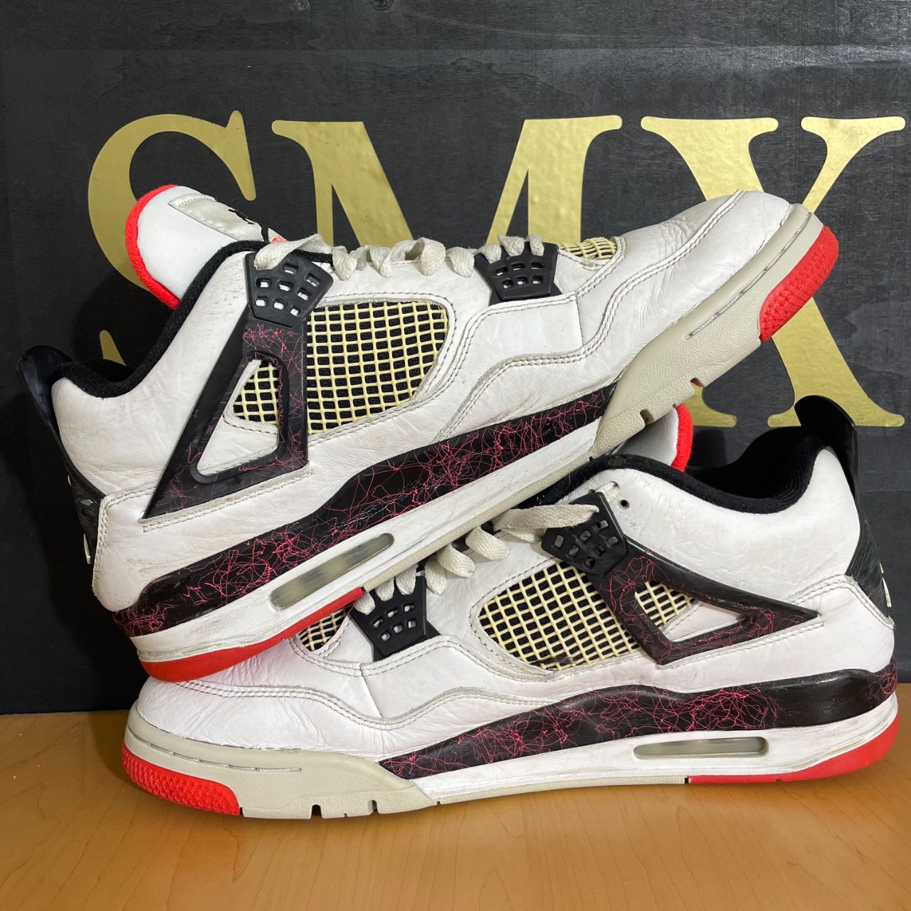 Air Jordan 4 Retro White/Black-Paint Splatter · Foto 3