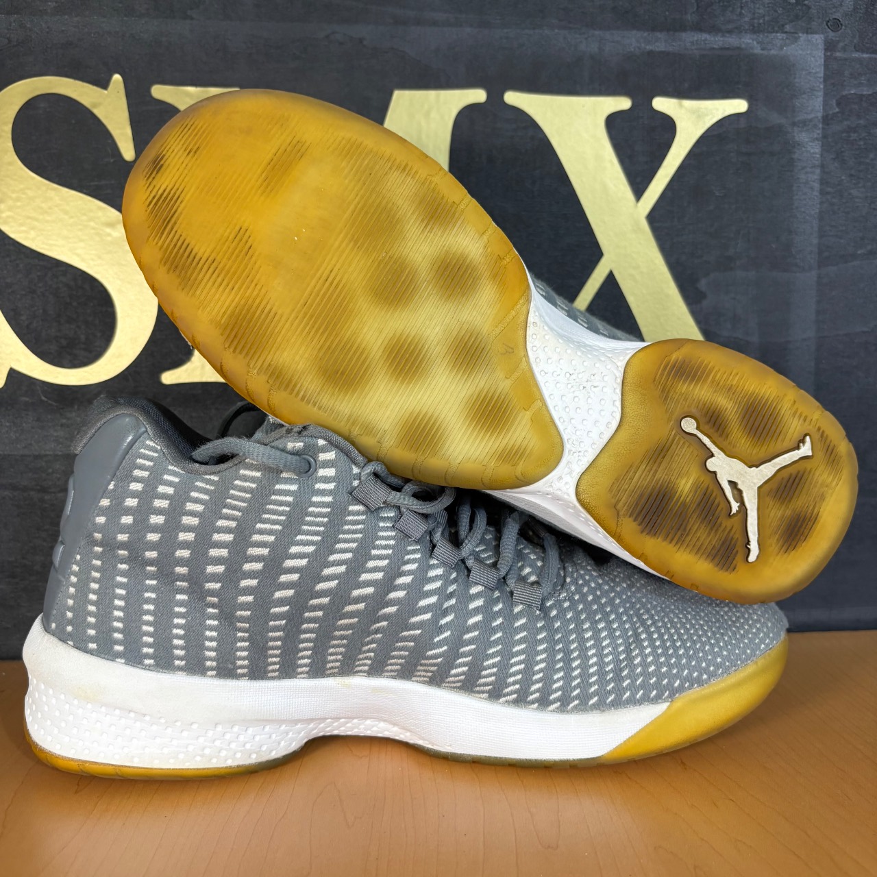 Jordan CP3.X Wolf Grey/White-Gum Yellow · Foto 2