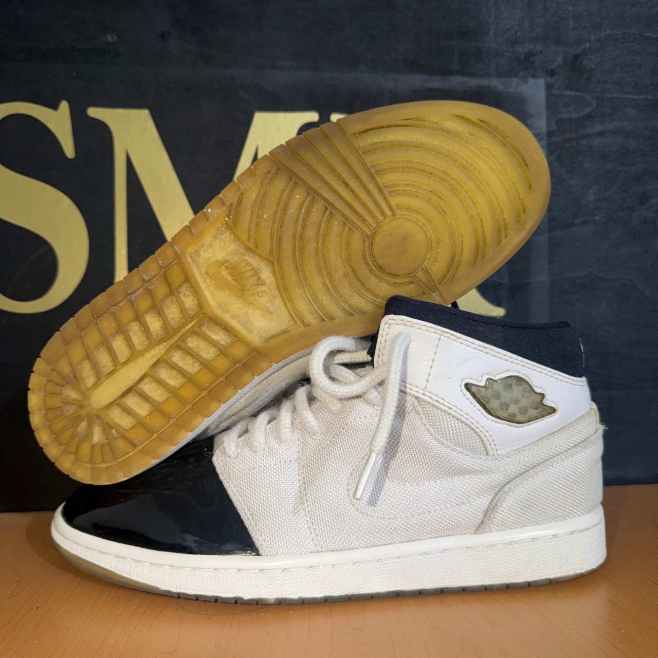 Air Jordan 1 Retro '99 · Foto 2