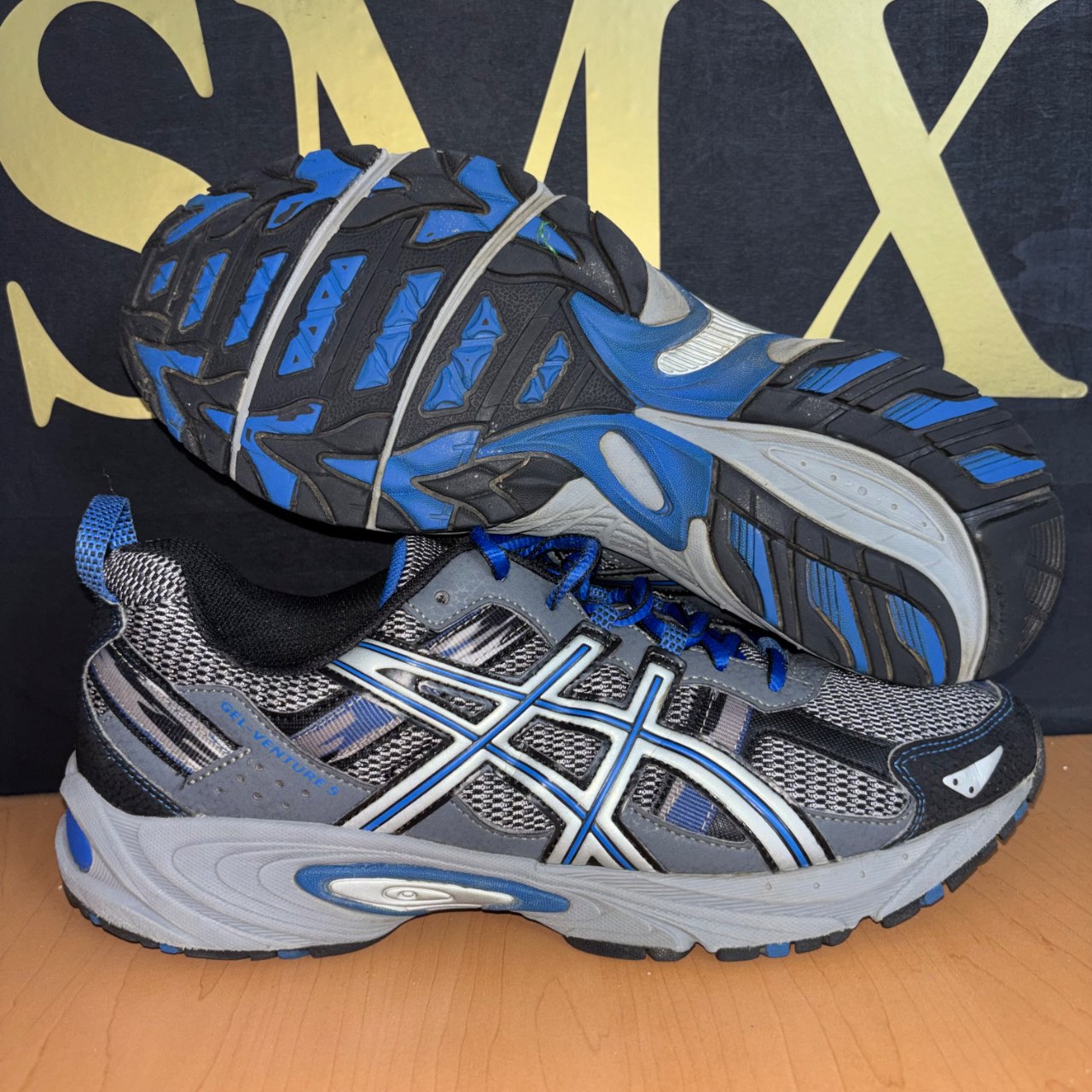 Asics Gel Venture 5 gris, azul y negro · Foto 1