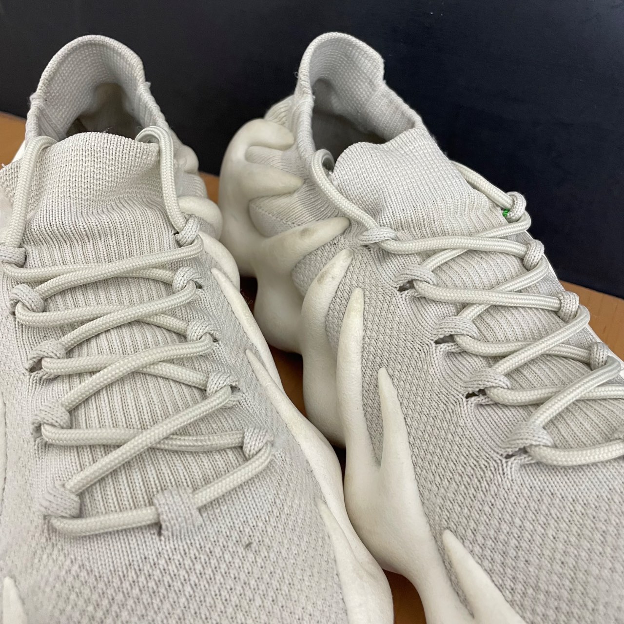 adidas Yeezy 450 Cloud White · Foto 3