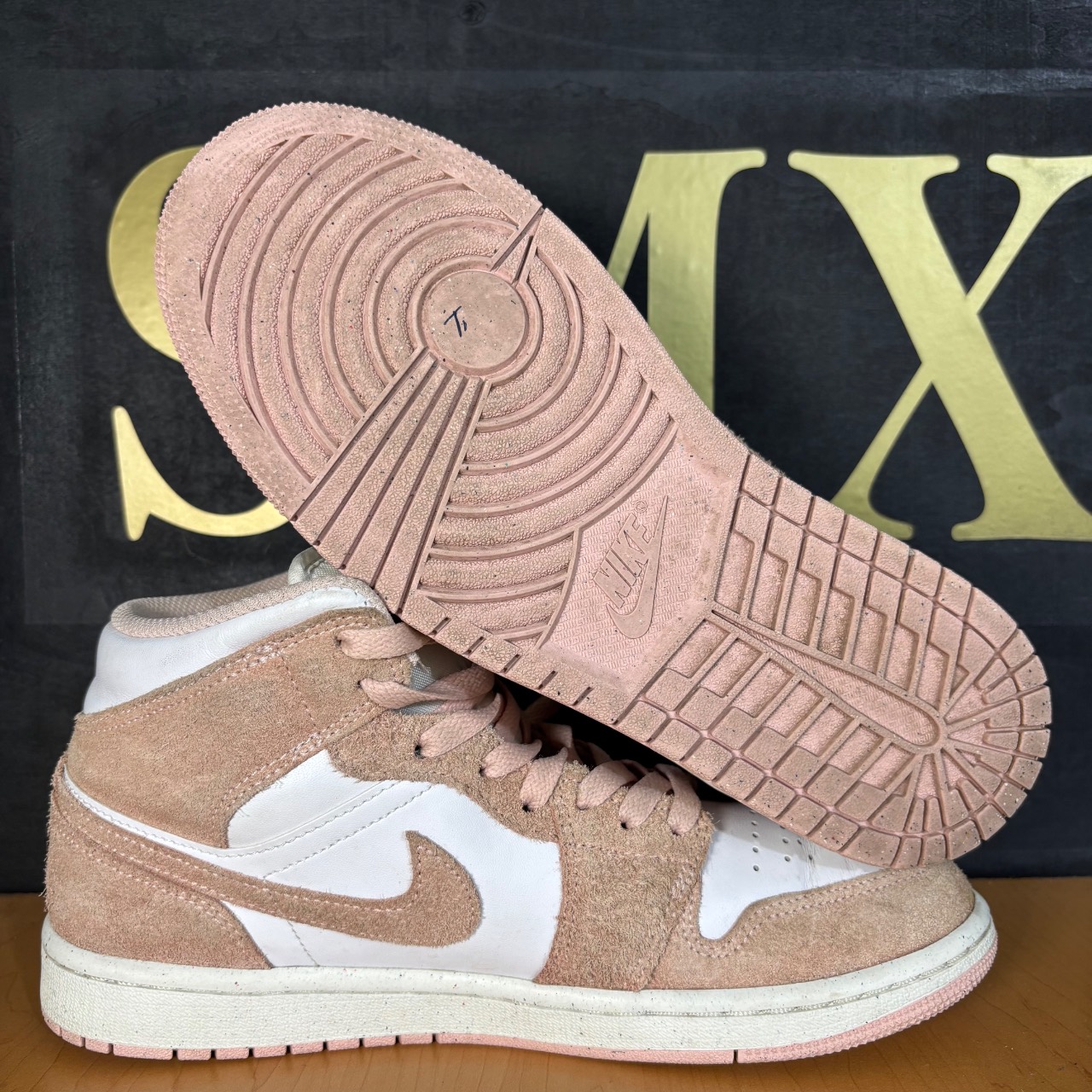 Air Jordan 1 Mid · Foto 2