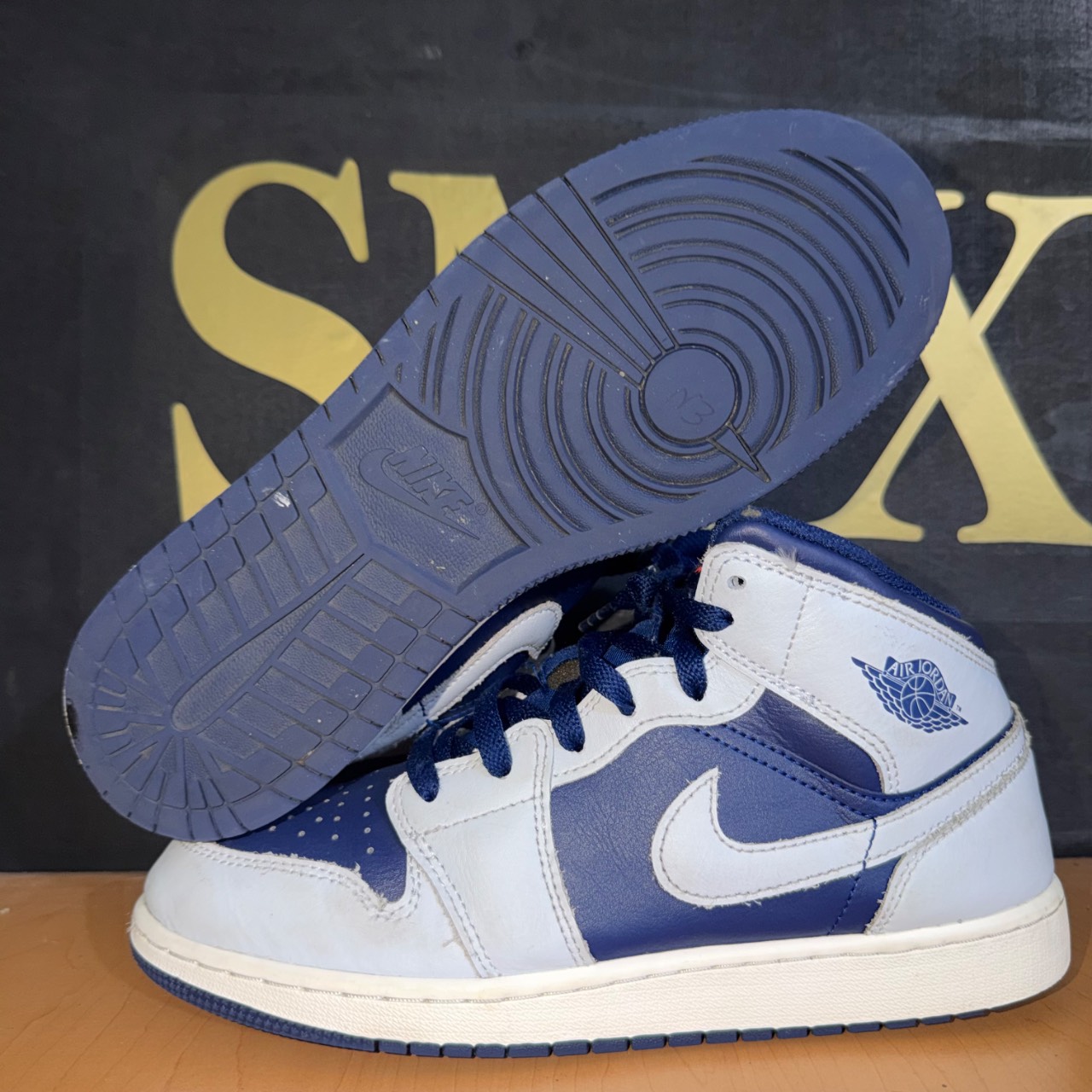 Air Jordan 1 Mid · Foto 2