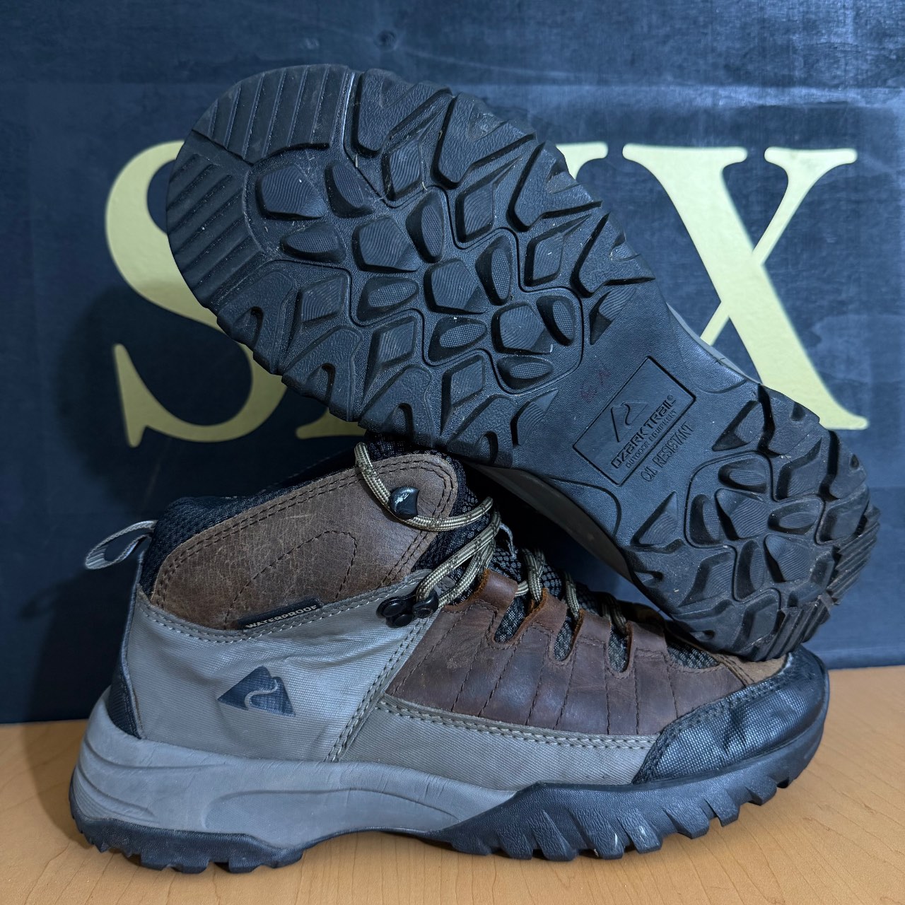 Ozark Trail bota de senderismo impermeable · Foto 1