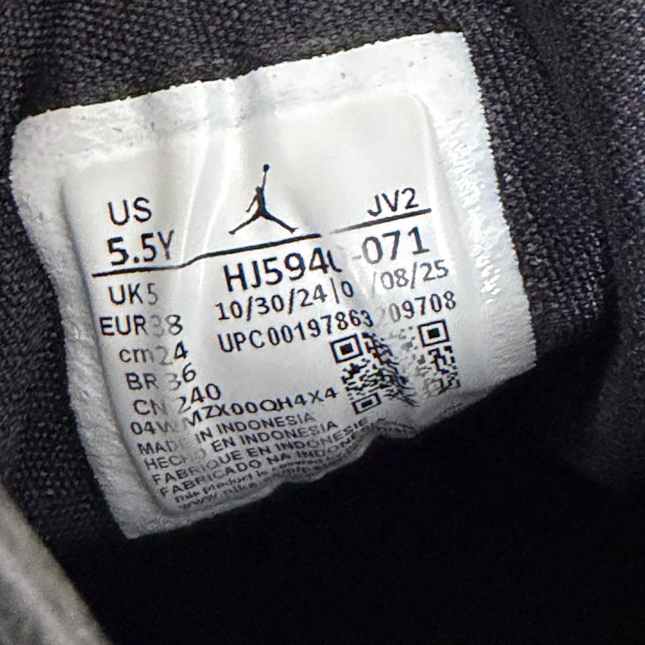 Air Jordan 1 Mid GS "Black/University Gold/White" · Foto 5