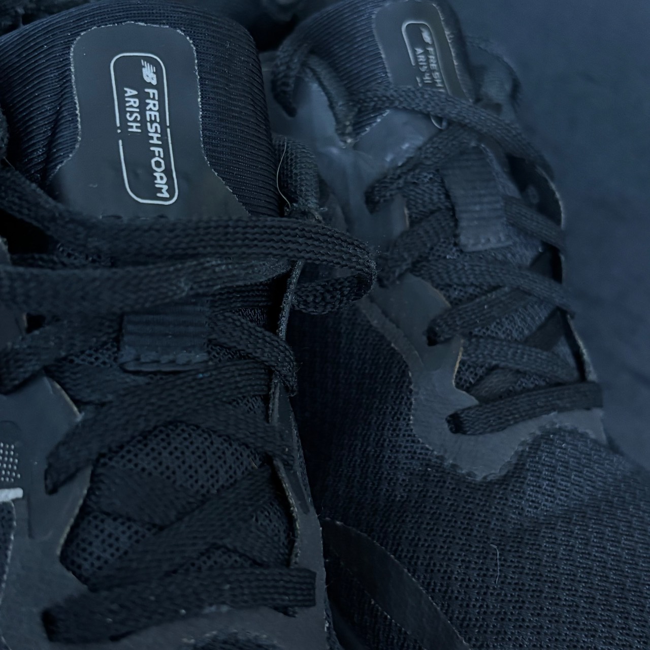 New Balance Fresh Foam Arishi v4 negro · Foto 4
