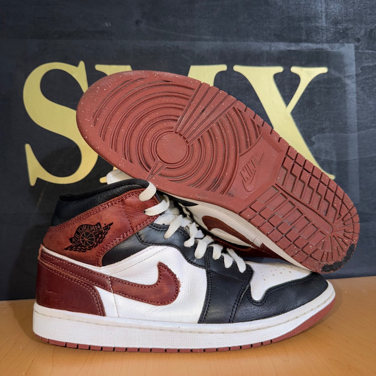 Air Jordan 1 Mid · Foto 2