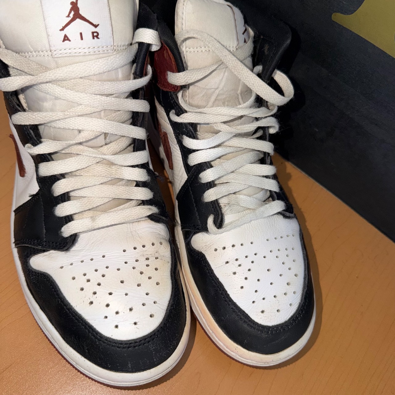 Air Jordan 1 Mid · Foto 3