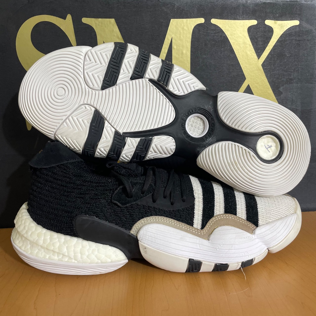 Adidas Trae Young 1 · Foto 1