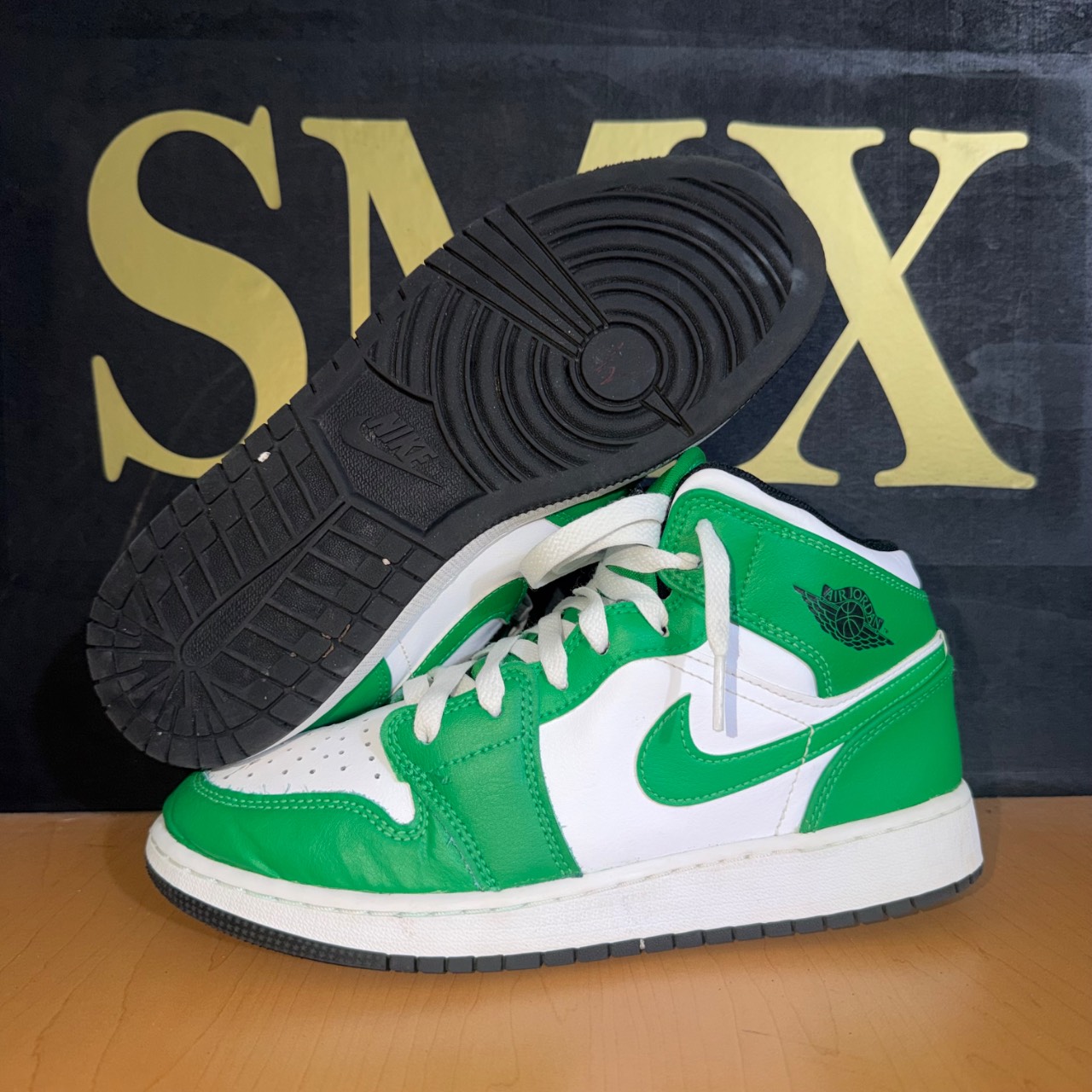 Air Jordan 1 Mid GS · Foto 1